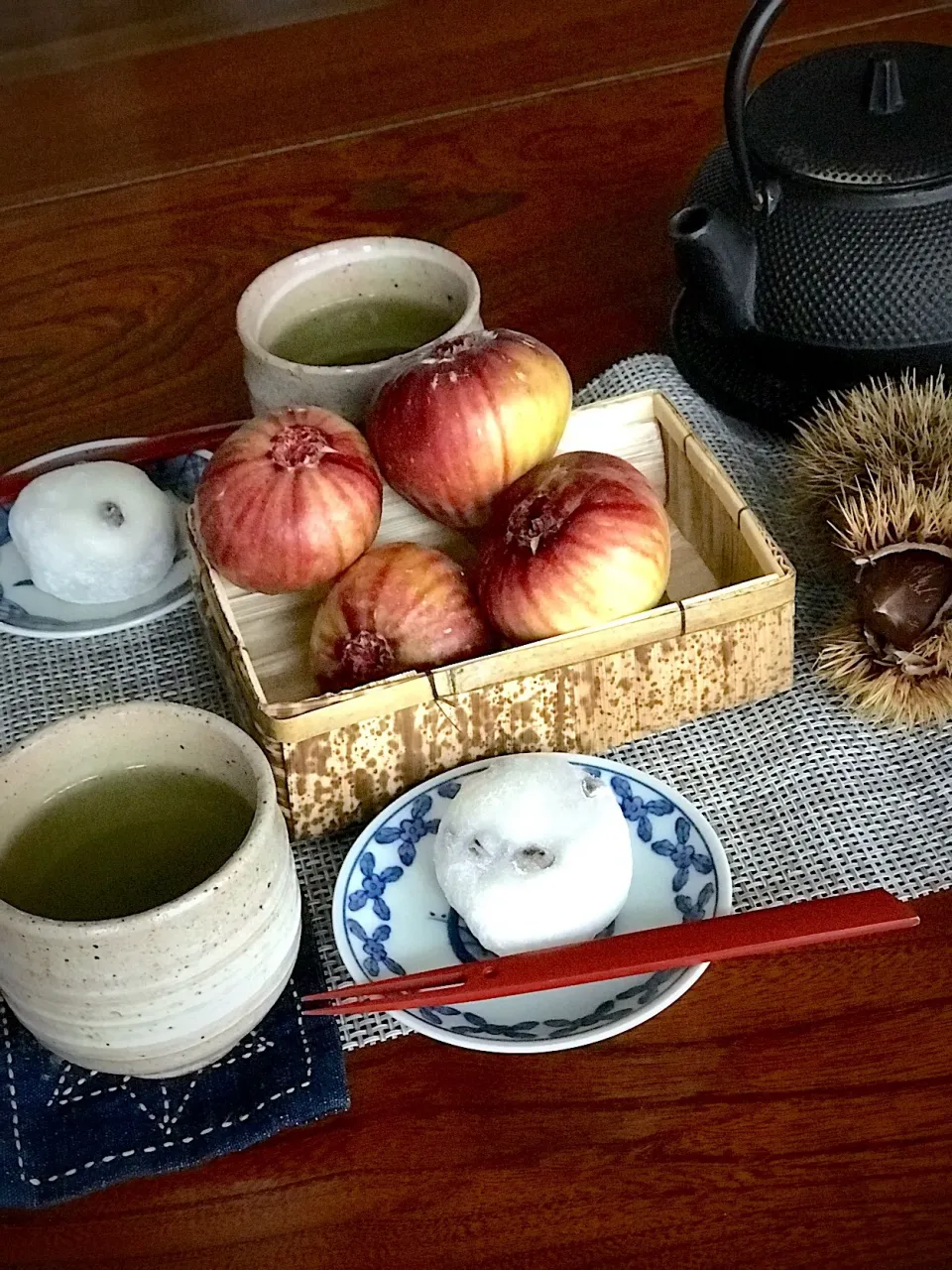 食後のデザートは
無花果と豆塩大福|シュトママさん