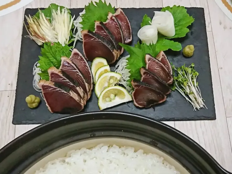 土鍋で新米🍚
戻り鰹を🐟|みひゃるさん