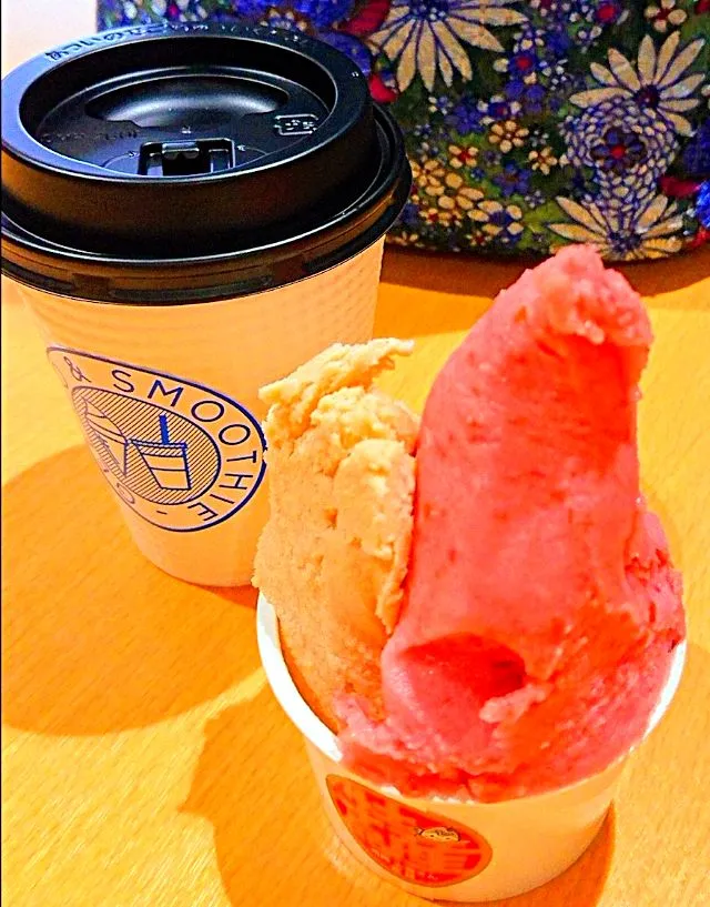 Snapdishの料理写真:プラム&ミルクティ ジェラート&カフェラテ🍦🍨|メイメイda.さん