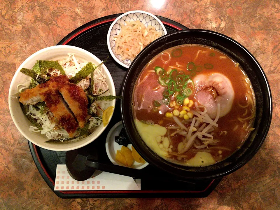 おすすめ定食(ソースカツ丼とみそラーメン)|ばーさんさん