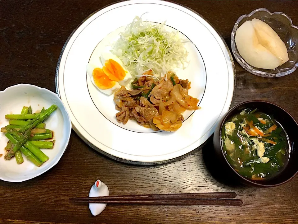 豚肉の生姜焼き
アスパラの胡麻和え
梨
ワカメスープ|カドラさん