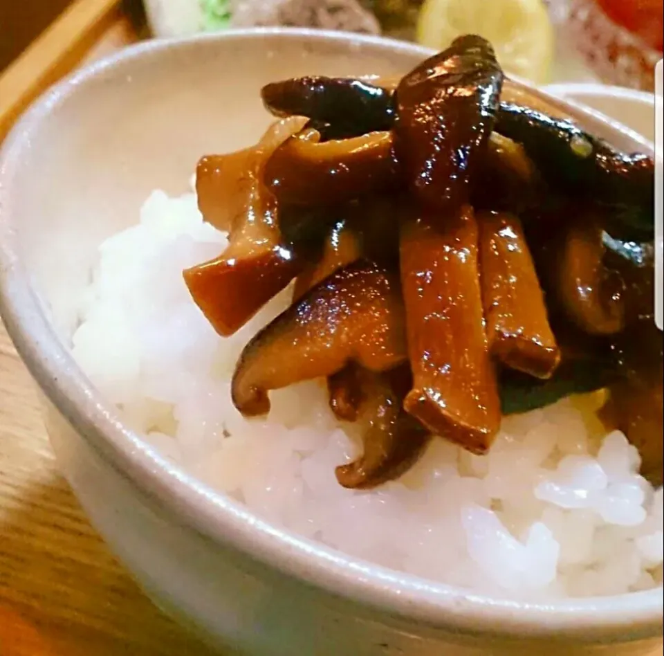 Snapdishの料理写真:自家製 椎茸わさびonほかほか炊きたてご飯♪|mi_neneco♪さん