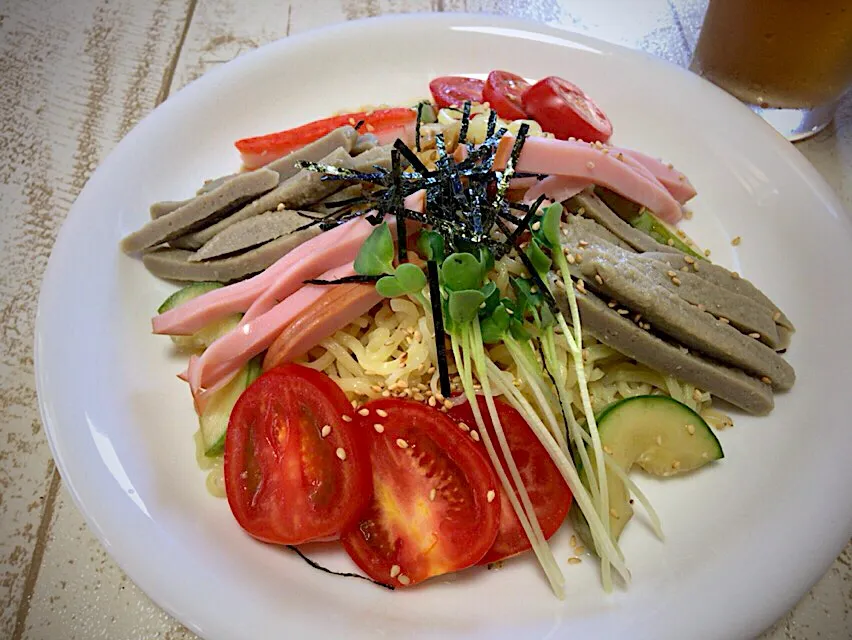 今日の男飯(๑˃̵ᴗ˂̵)秋なのにまだまだ暑い😵💦だからの冷やし中華🎶|ひーちゃんさん