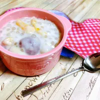 Snapdishの料理写真:Sticky rice balls with coconut milk 🍡🥥   #pinoyfood   #pinoystyle  #Pinoydessert #DessertforRainySeason|Jenn Lucero-Lizasoさん