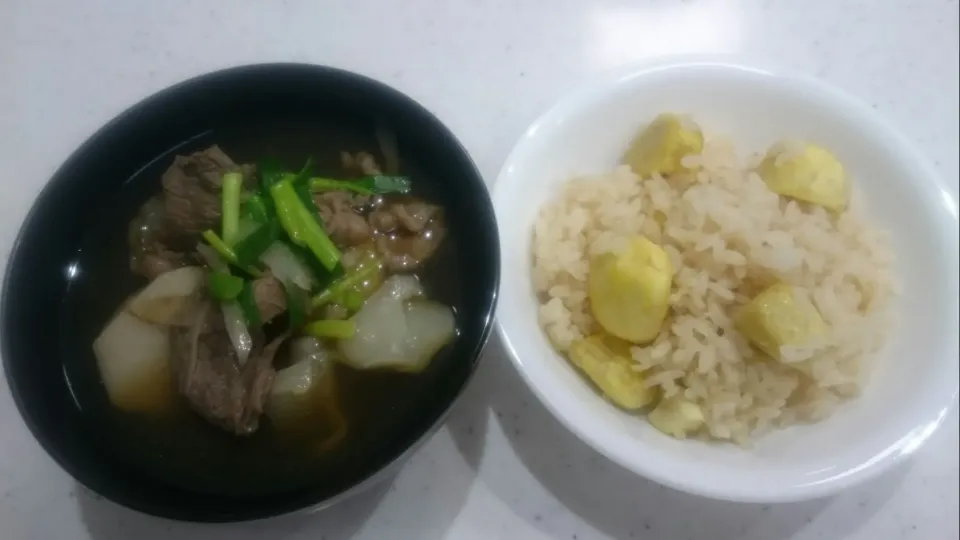 Snapdishの料理写真:栗ご飯と山形芋煮🍴🍵🍲|kudoさん