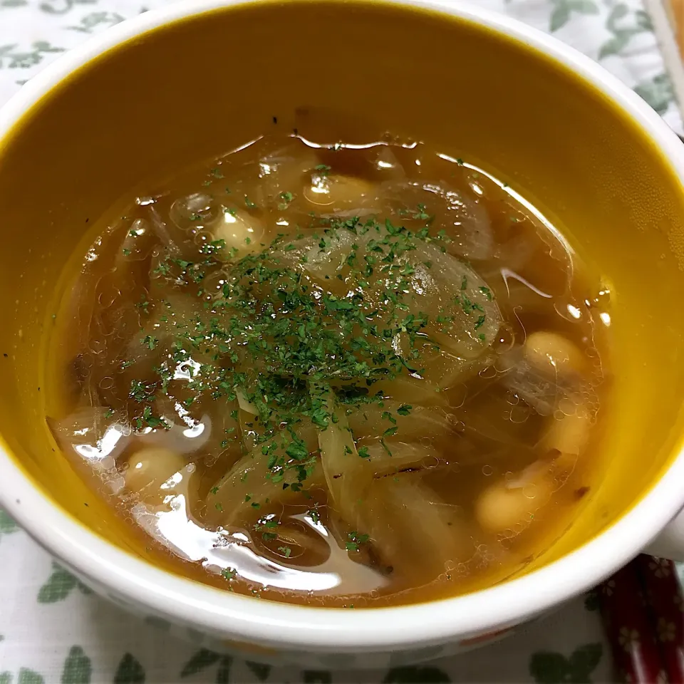 玉ねぎと大豆と干し椎茸のスープ|こいちさん