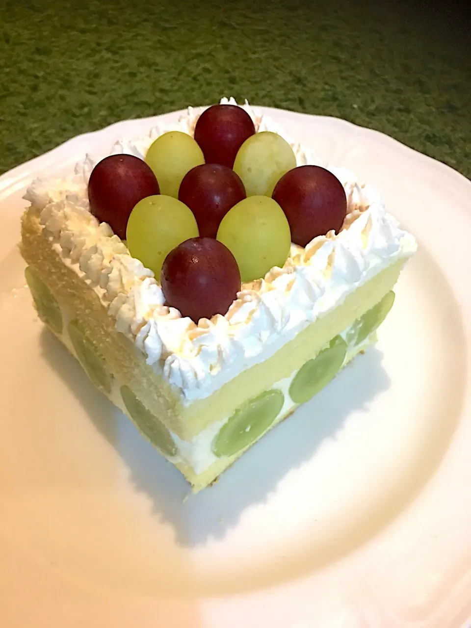 ぶどうのショートケーキ🍇デコ前|ともさん