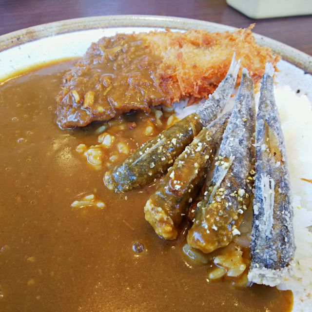 蒲郡の幸カレー ニギスフライとメヒカリ唐揚げ カレー曜日まちじゅう食べる水族館 大石 Snapdish スナップディッシュ Id Nhyypa