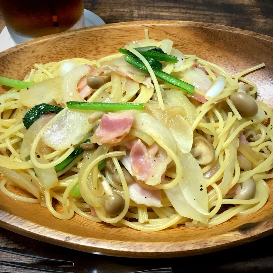 Snapdishの料理写真:小松菜とベーコンの和風パスタ|Nayutaさん