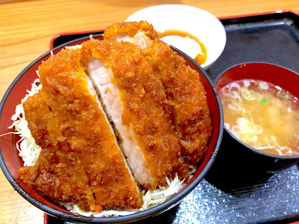 ソースかつ丼、めっさうま〜|まさるさん