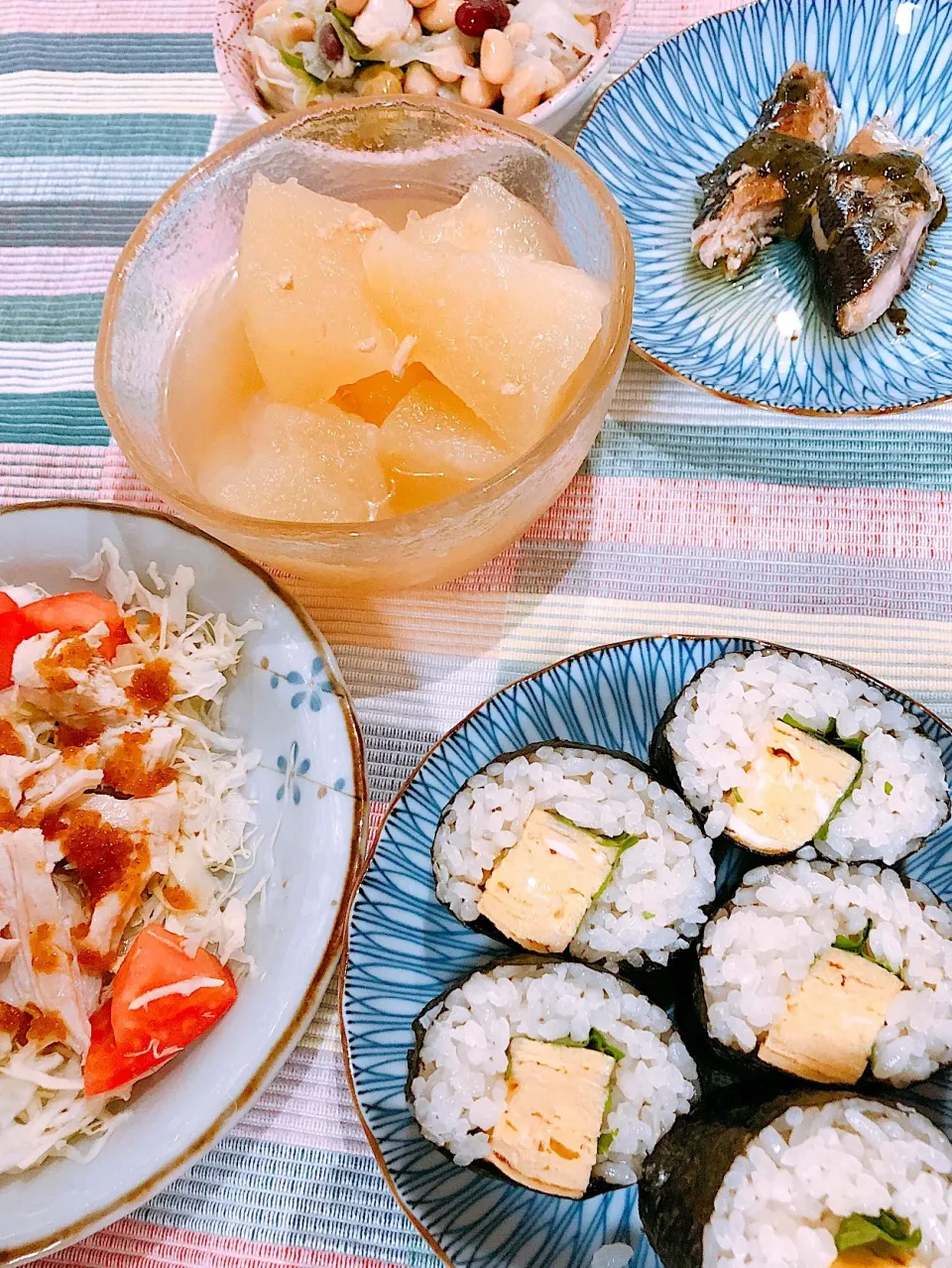 Snapdishの料理写真:🍀玉太巻き
🍀秋刀魚のバジルソースがけ
🍀豆マリネ
🍀冬瓜と鶏胸肉のくず煮
🍀チキンサラダ🥗|🍀ミィーナ🍀さん