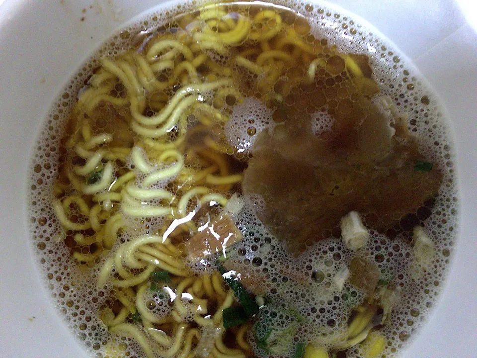 スーパーカップ 鶏ガラ醤油|ばーさんさん