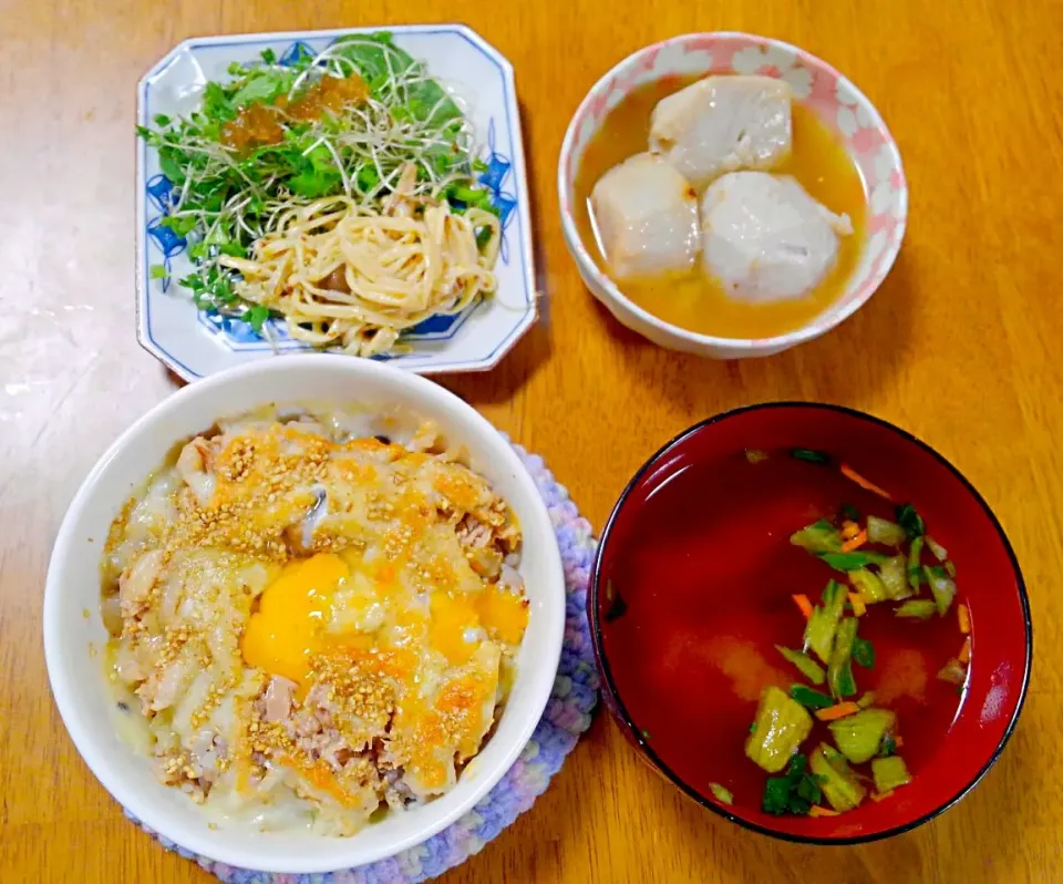 ９月２３日　ツナ卵チーズごはん　里芋の煮っころがし　きのこのマリネ　サラダ　お味噌汁|いもこ。さん