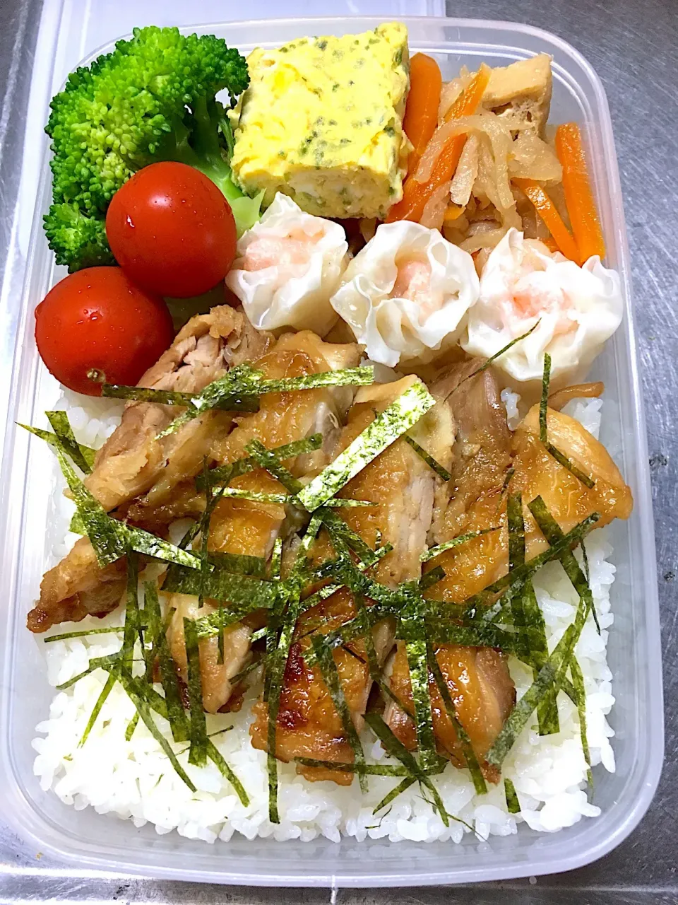 Snapdishの料理写真:照り焼き弁当 #高校生男子弁当  #息子弁当   #残り物をちょちょいと|友美さん