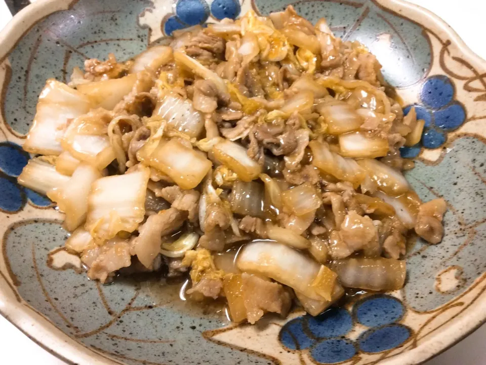 白菜と豚バラ肉炒め😋|アライさんさん