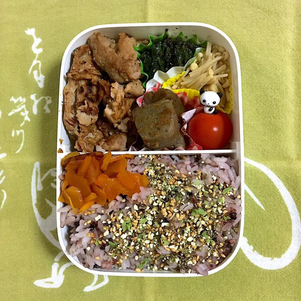 Snapdishの料理写真:9/26
豚の生姜焼き
ほうれん草の胡麻和え
こんにゃくのおかか煮
えのきのポン酢がけ
ミニトマト🍅|aichanさん