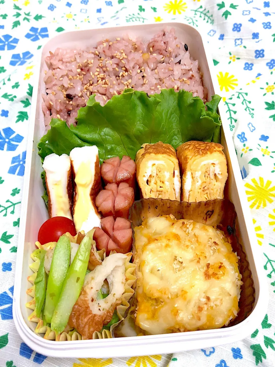 9.26☆旦那弁当
甘い卵焼き
ウィンナー
はんぺんチーズ
かぼちゃグラタン
ちくわとアスパラのハーブソルト炒め|のん∞さん