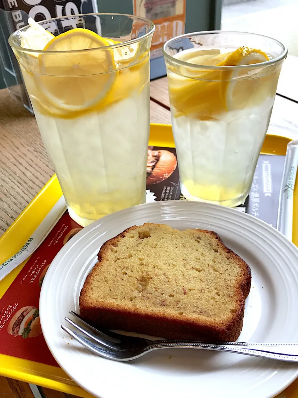 フレッシュネスバーガー
レモネード🍋
バナナパウンドケーキ🍌|sakiさん