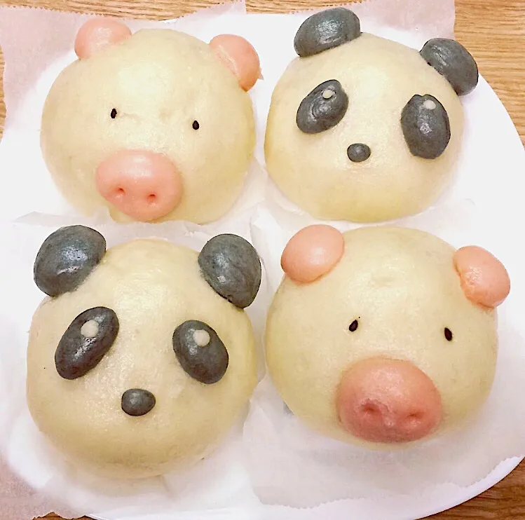 Snapdishの料理写真:あんまん🐼と肉まん🐷|marichさん