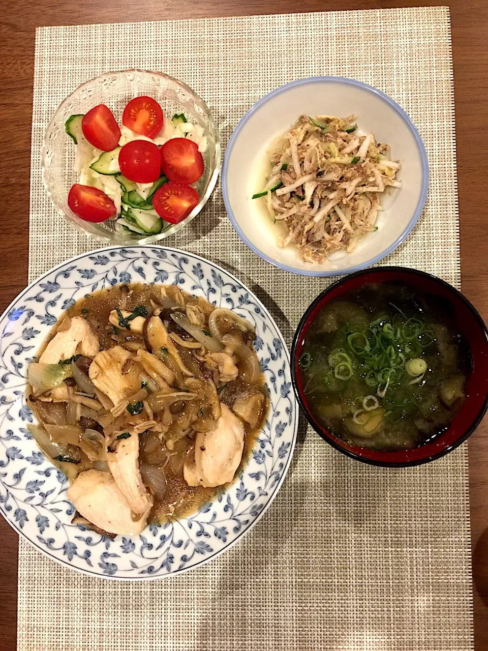 Snapdishの料理写真:ガー・サオ・ナム(鶏肉とキノコのベトナム風炒め物)|浜@ちゃんさん