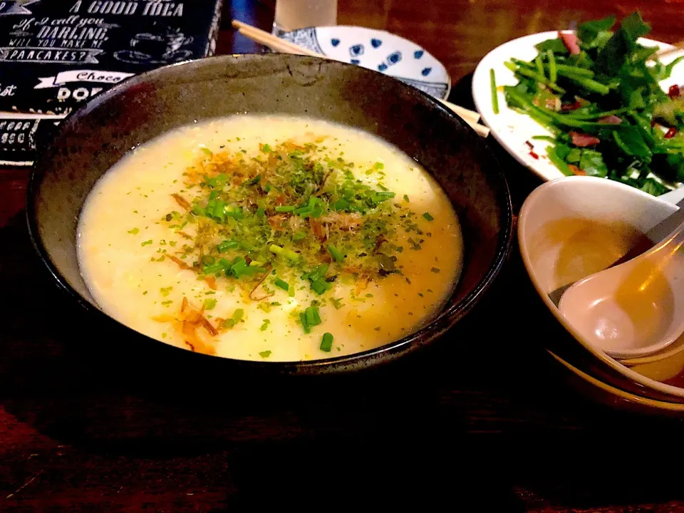 #とろろ雑炊
#カリカリベーコンとほうれん草のサラダ|ごはん🤤🍴さん