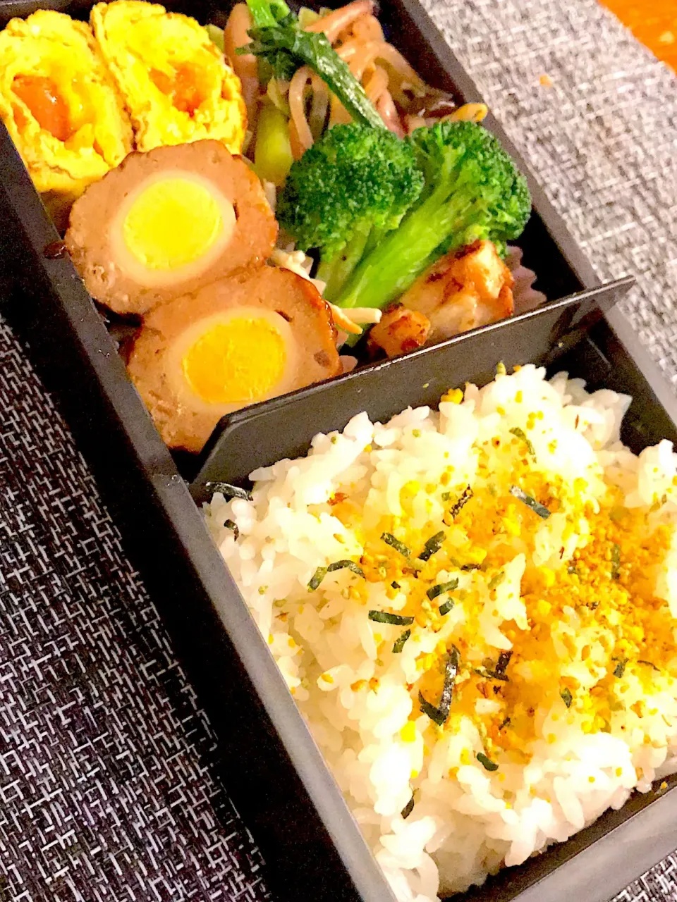 Snapdishの料理写真:明太卵焼き弁当〜男子高校生弁当|とみぃさん