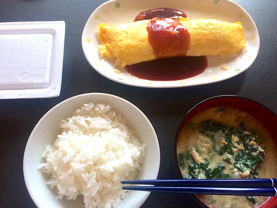 オムレツとホウレンソウと卵の味噌汁|Shintarou  Nishimuraさん