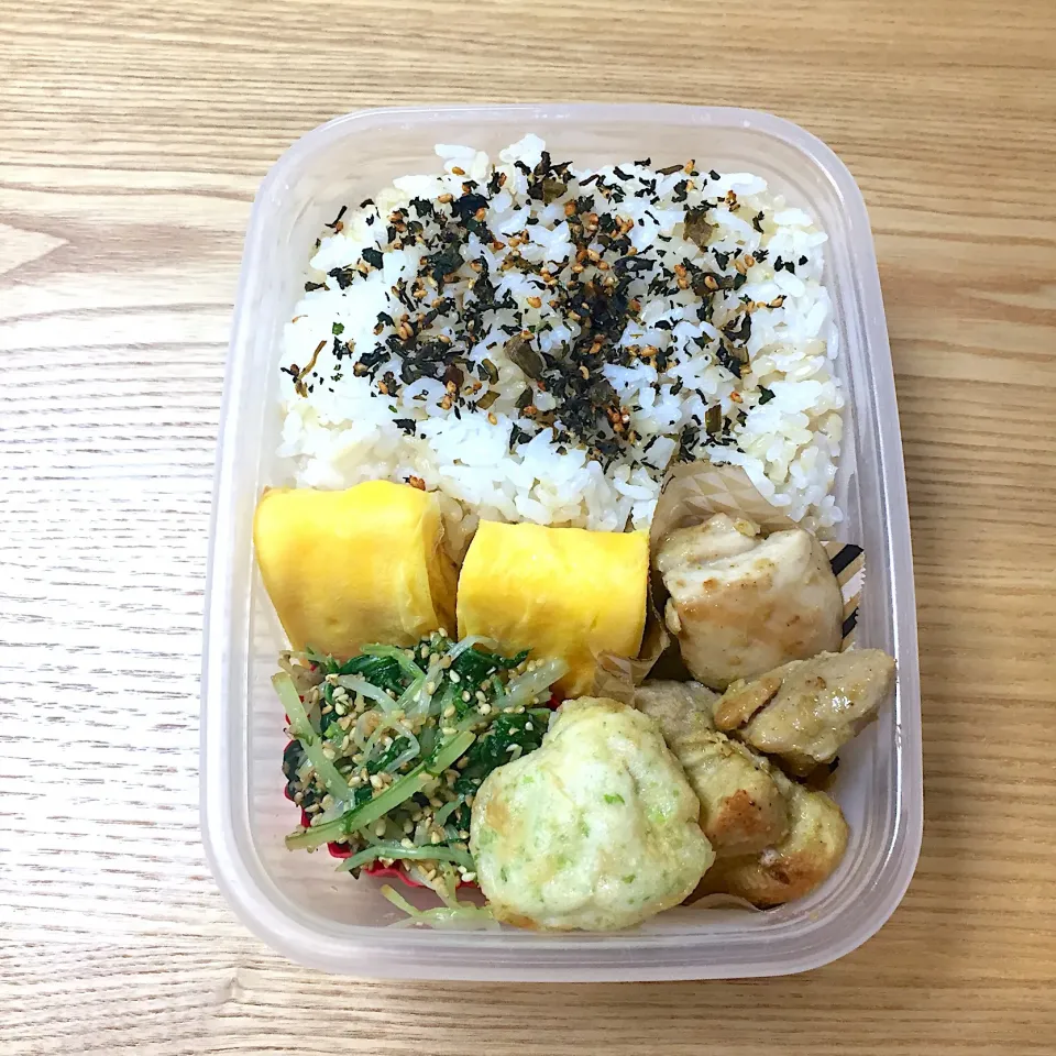 Snapdishの料理写真:木曜日の旦那さんのお弁当☺︎ #お弁当記録  #水菜の胡麻和え #鶏の柚子胡椒焼き|むさけんさん