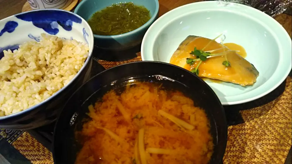 鯖の味噌煮＆めかぶ＆もやしの味噌汁|まぐろさん