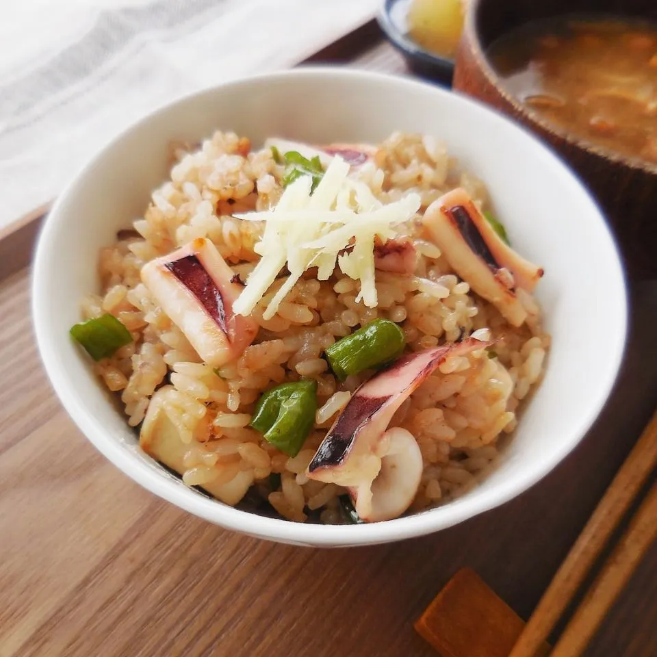 液体塩こうじで♪イカ炒飯♪|ハナマルキさん