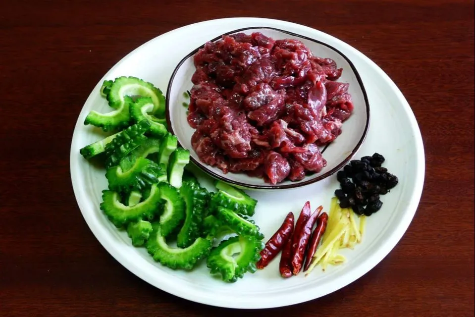 stir-fried beef with bitter gourd|steven z.y.さん