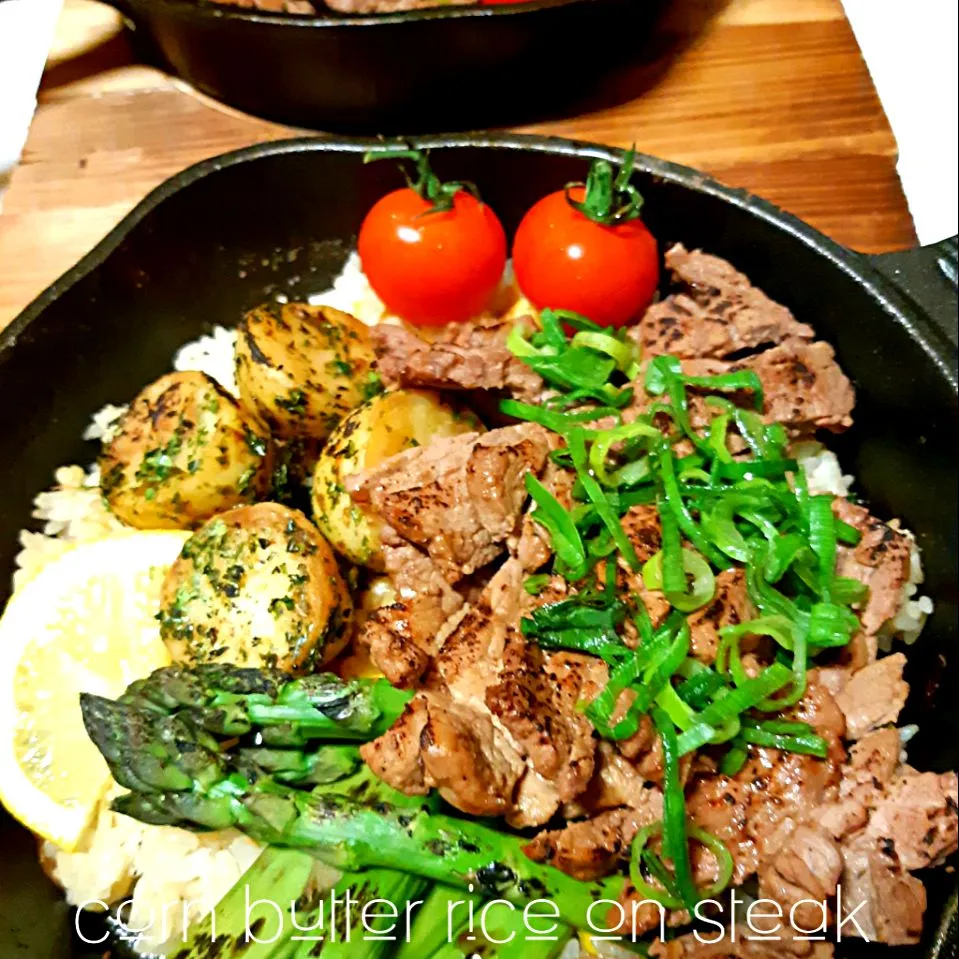 🥘🌽バターライス炙りﾍﾟﾗﾍﾟﾗステーキ丼🌽🥘

サンドイッチ用赤身ﾍﾟﾗﾍﾟﾗステーキが
ボソボソしなく柔らかぁ〜♪♪

🌽コーンバターライスは炊くだけ👍

オリジナルレンチン粉吹き芋、アスパラトッピング❤💕|めるぼさん