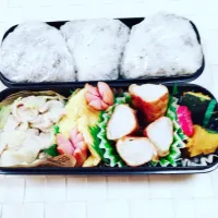 Snapdishの料理写真:息子のお弁当 キャベツと豚肉の中華風炒め オムレツ お花ウィンナー 山芋の肉巻き かぼちゃのバターソテー おにぎり|keitakumamaさん