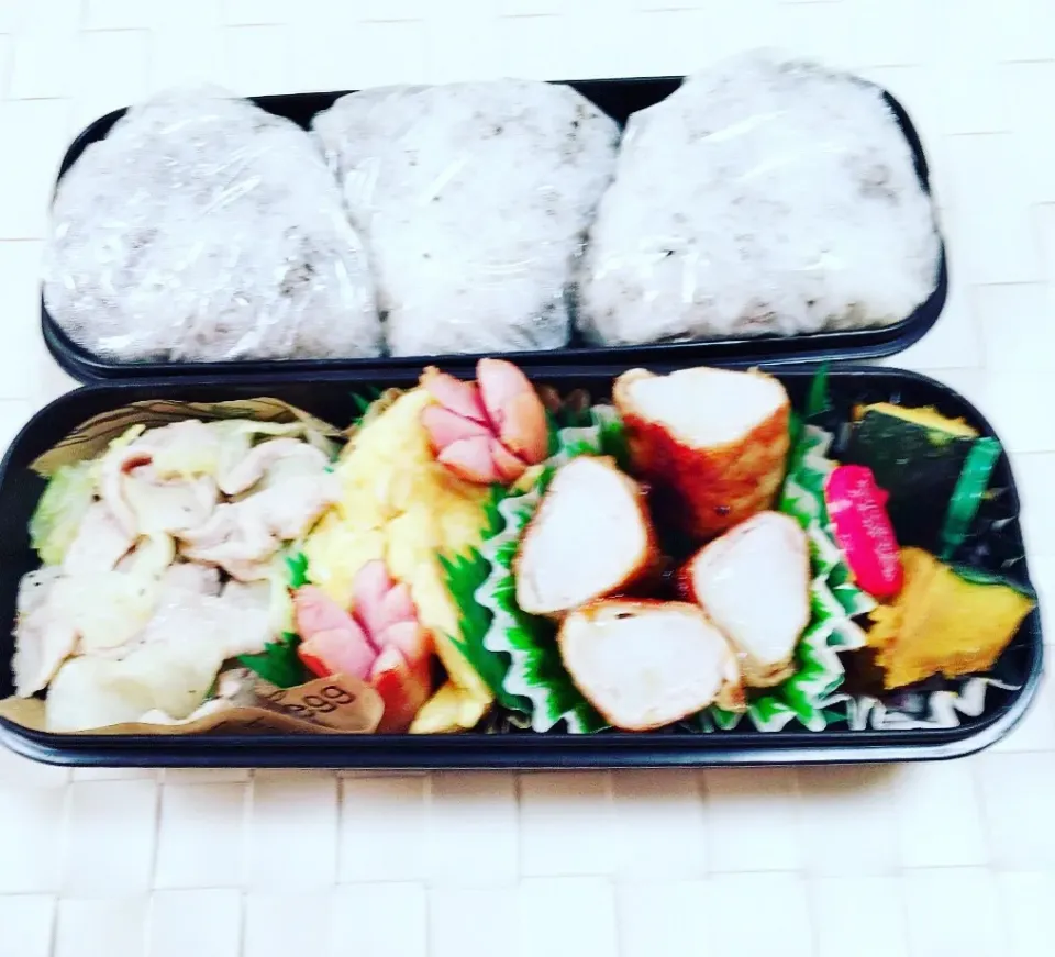 Snapdishの料理写真:息子のお弁当 キャベツと豚肉の中華風炒め オムレツ お花ウィンナー 山芋の肉巻き かぼちゃのバターソテー おにぎり|keitakumamaさん