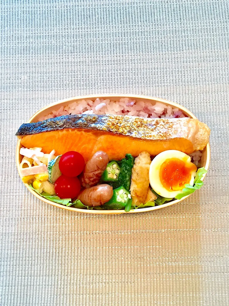 Snapdishの料理写真:鮭弁⁎⁺˳✧༚|ົLiLie･:*+さん