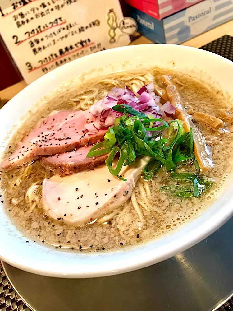 ✨漢の背脂煮干ラーメン🍜✨|中さんさん