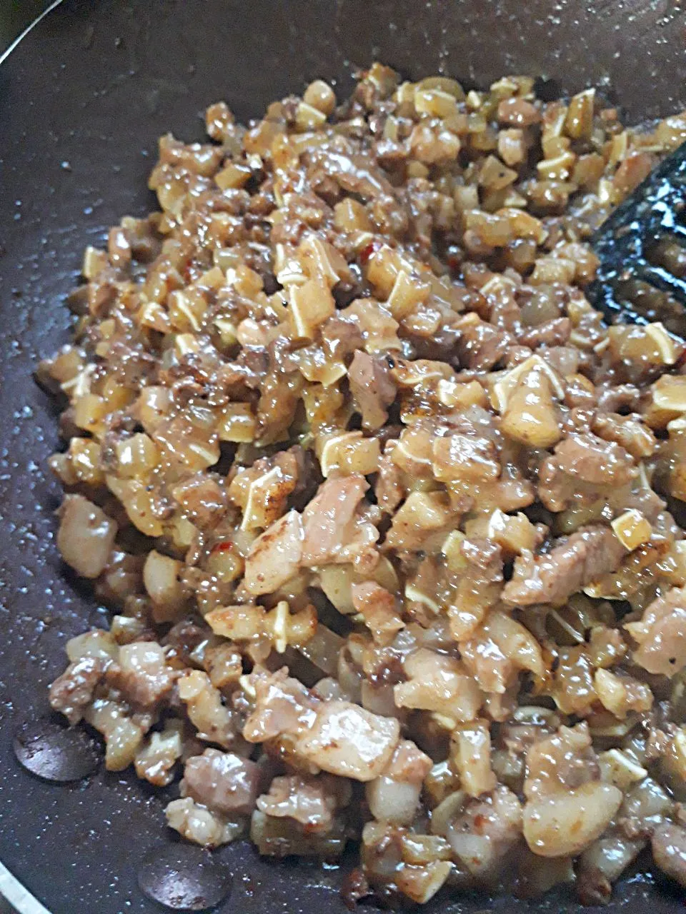 spicy sisig|sarahmansruinさん