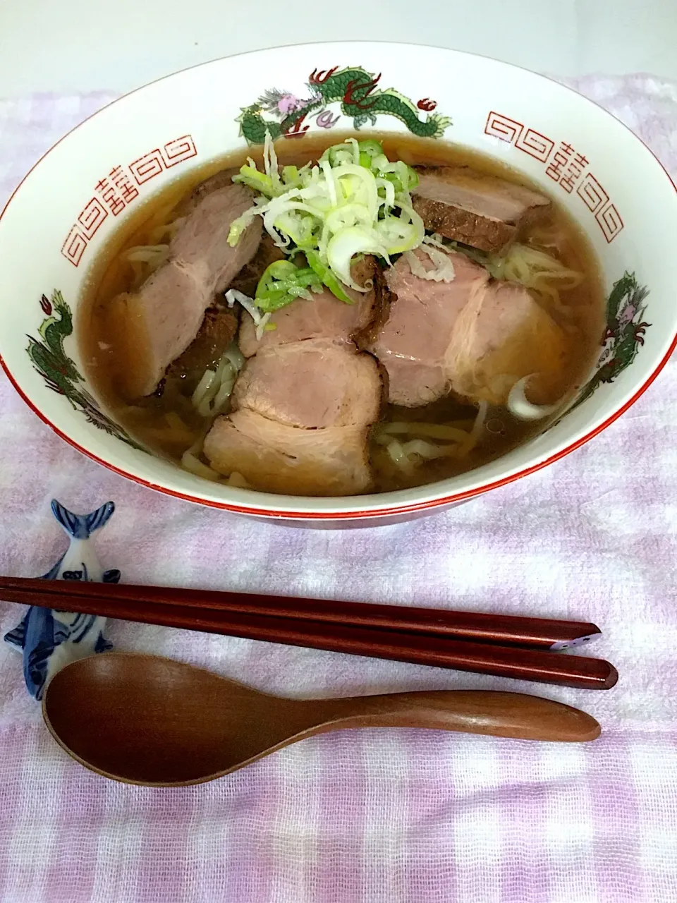 Snapdishの料理写真:簡単手作りチャーシューで今日のお昼はチャーシュー麺🎶|つるひめさん