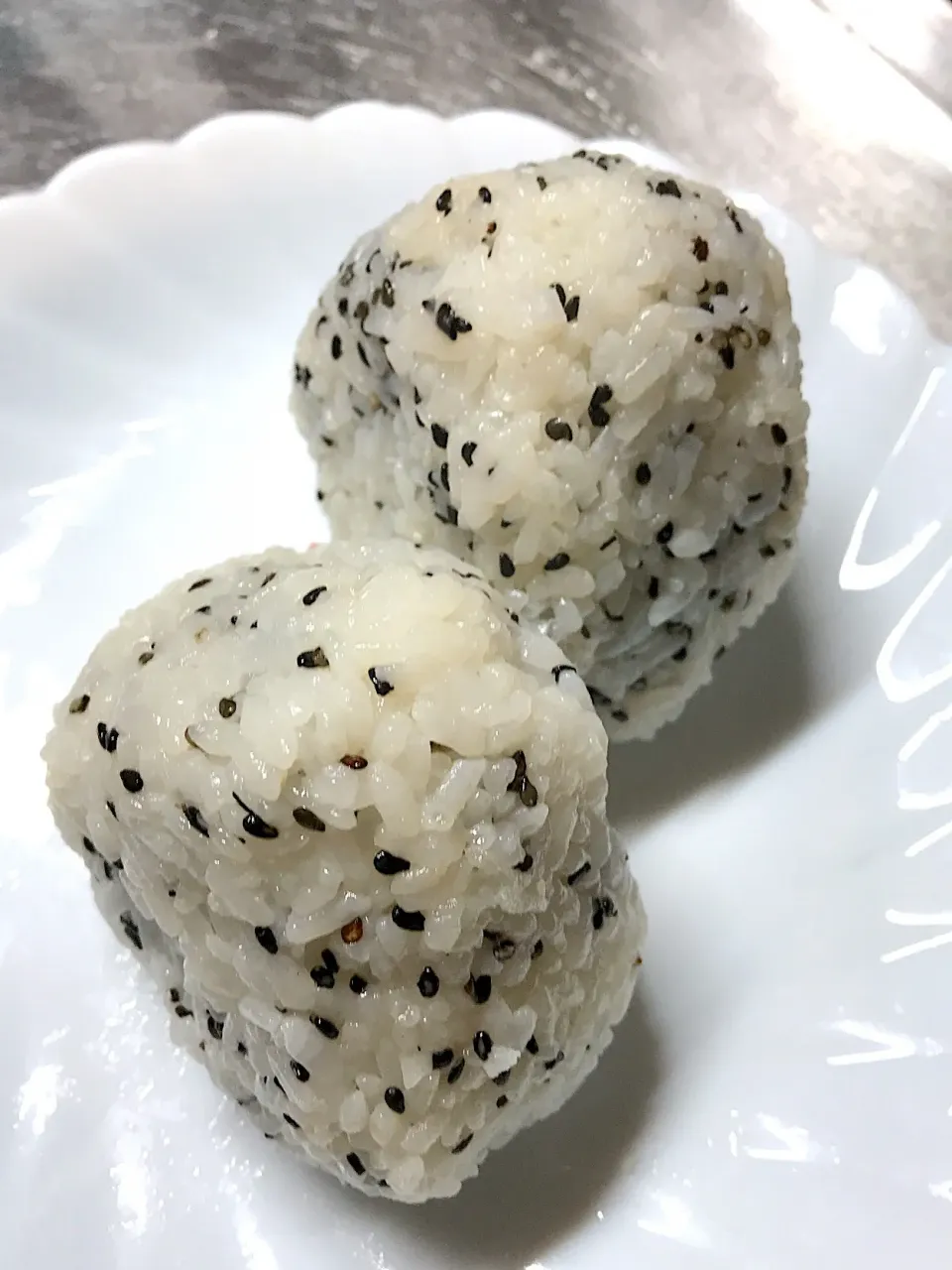 残りのご飯は、ごま塩おむすび💖|Norio Fukudaさん