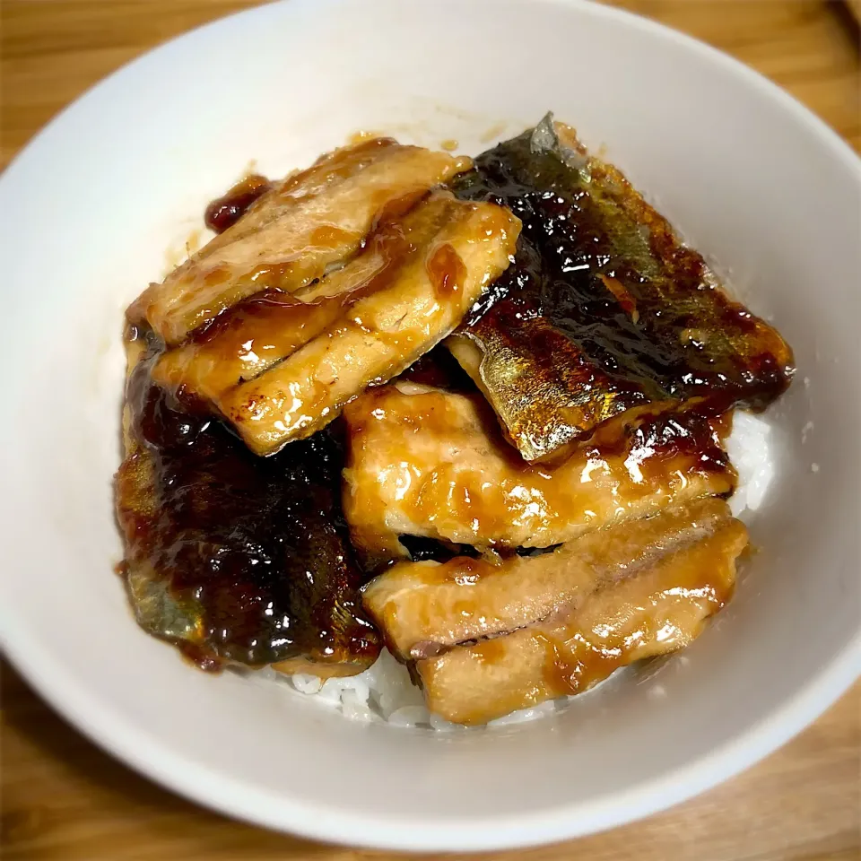 秋刀魚の蒲焼丼(片栗粉過多)|Osamu_Hatakeさん