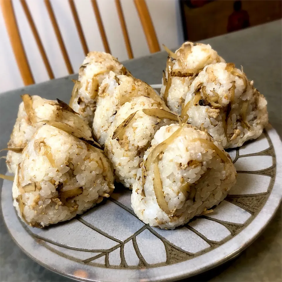 鶏ごぼうご飯おにぎり🍙|nao子さん