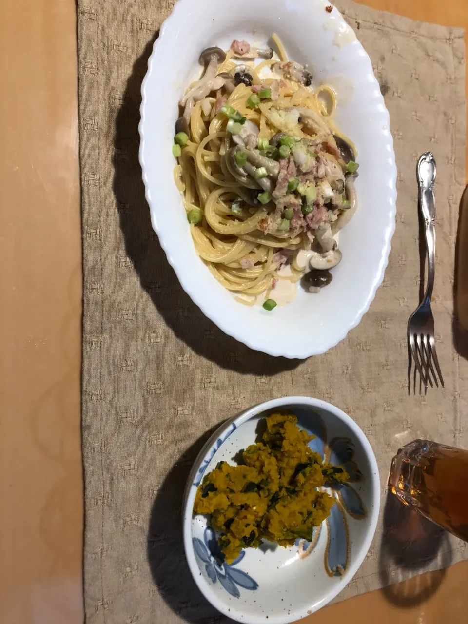 Snapdishの料理写真:しめじとベーコンのクリーム味噌パスタ＊かぼちゃのクリームサラダ|shinsさん