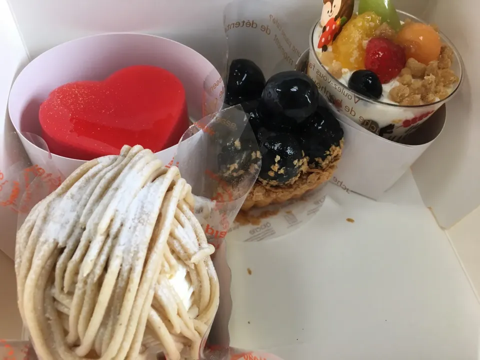 コスパ抜群のケーキ屋で4点たったの千円也|フージさん