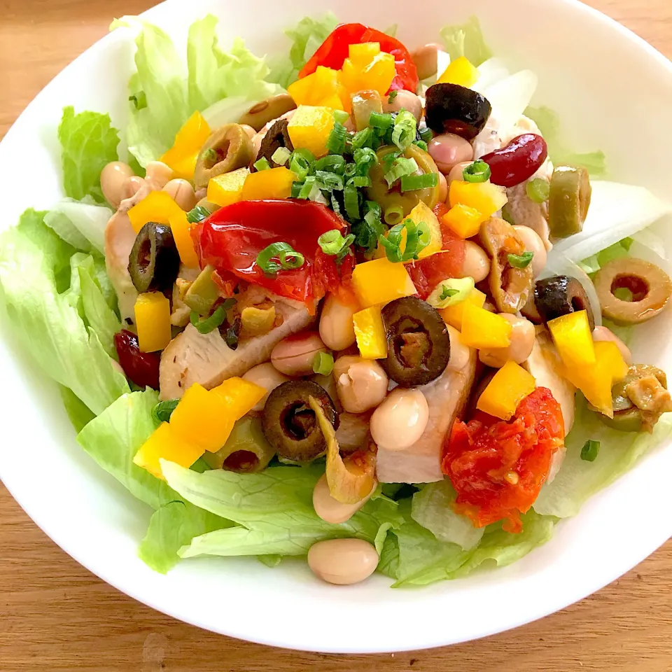 ドライトマトとオリーブのグリルチキンサラダ|Hiromi Isonagaさん