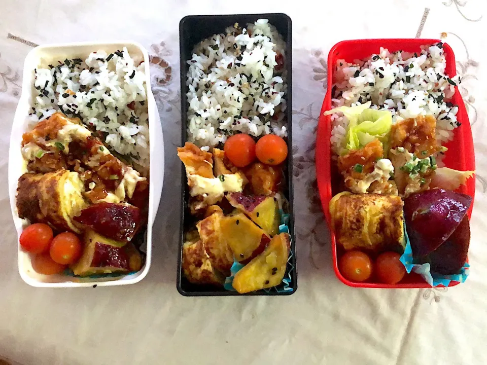 Snapdishの料理写真:女子高生弁当#3人分 #昨日の残り物  #比内地鶏 の卵焼き#鳥南蛮#大学芋 #秋のお弁当|Eriko  Naraさん