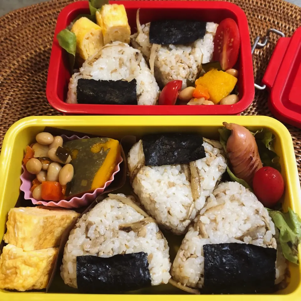 Snapdishの料理写真:鶏ごぼうご飯おにぎり弁(ﾟ∀ﾟ) #お弁当  #おにぎり弁当|nao子さん