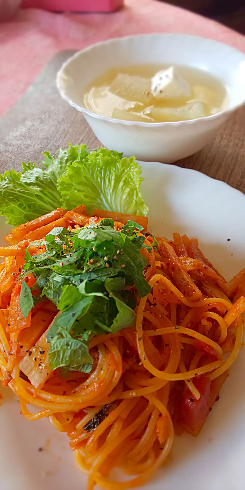 おひとりさまおうちランチ
大根とレンコンのトマトパスタ
冬瓜と豆腐のスープ|後藤妙子さん