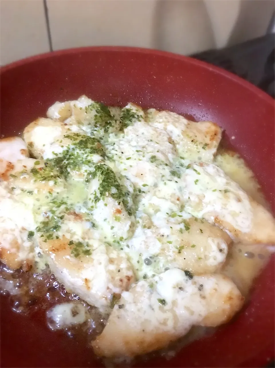 塩麹に漬けた鶏むね肉のバターソテー。とろけるチーズのせ🧀|パオパオあつこさん