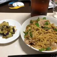 Snapdishの料理写真:ナスのおひたし、生姜焼き焼きそば|ohwayさん