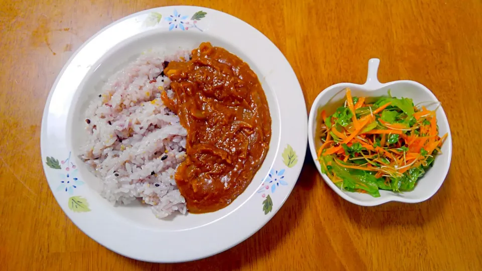 ９月３０日　ツナカレー　サラダ|いもこ。さん